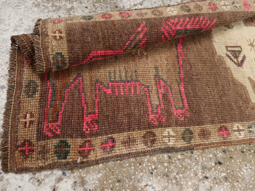 Vintage Turkish Anatolian Pictorial Rug, No.33442 - Gsblank