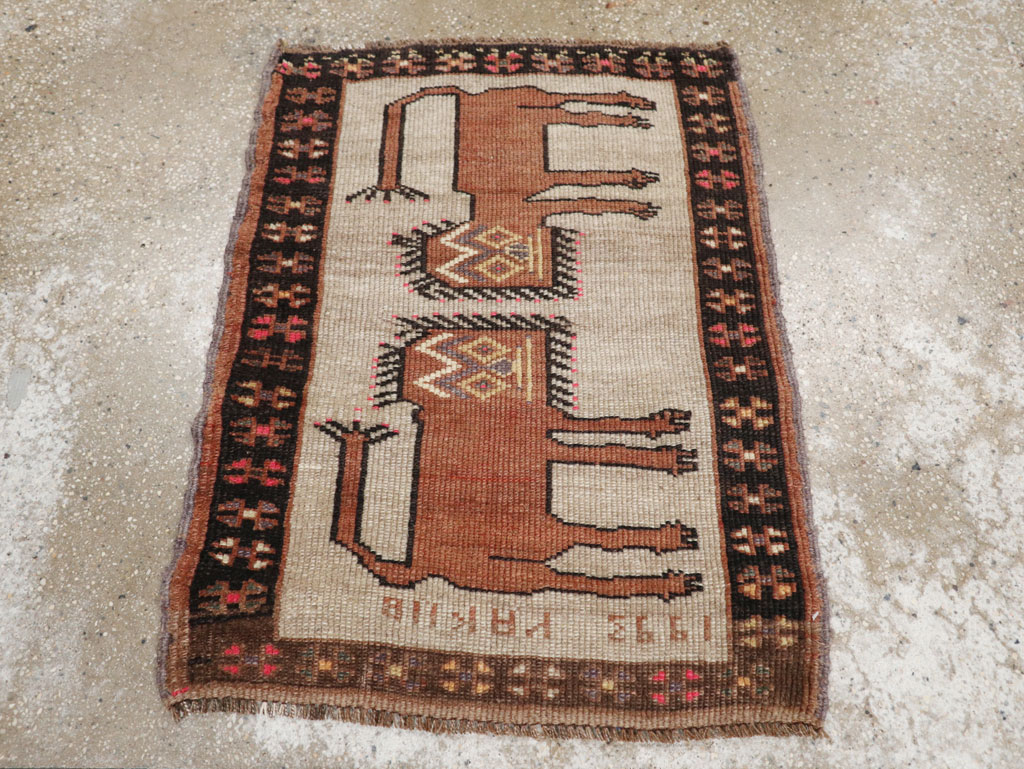 Vintage Turkish Anatolian Pictorial Rug, No.33453 - Gsblank