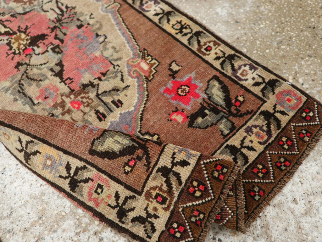 Vintage Turkish Anatolian Throw Rug, No.33456 - Gsblank
