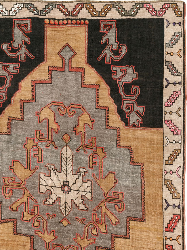 Vintage Turkish Anatolian Room Size Carpet, No.33462 - Gsblank