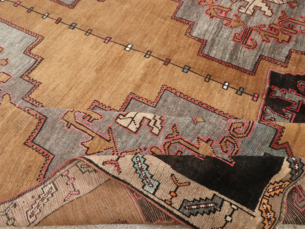 Vintage Turkish Anatolian Room Size Carpet, No.33462 - Gsblank