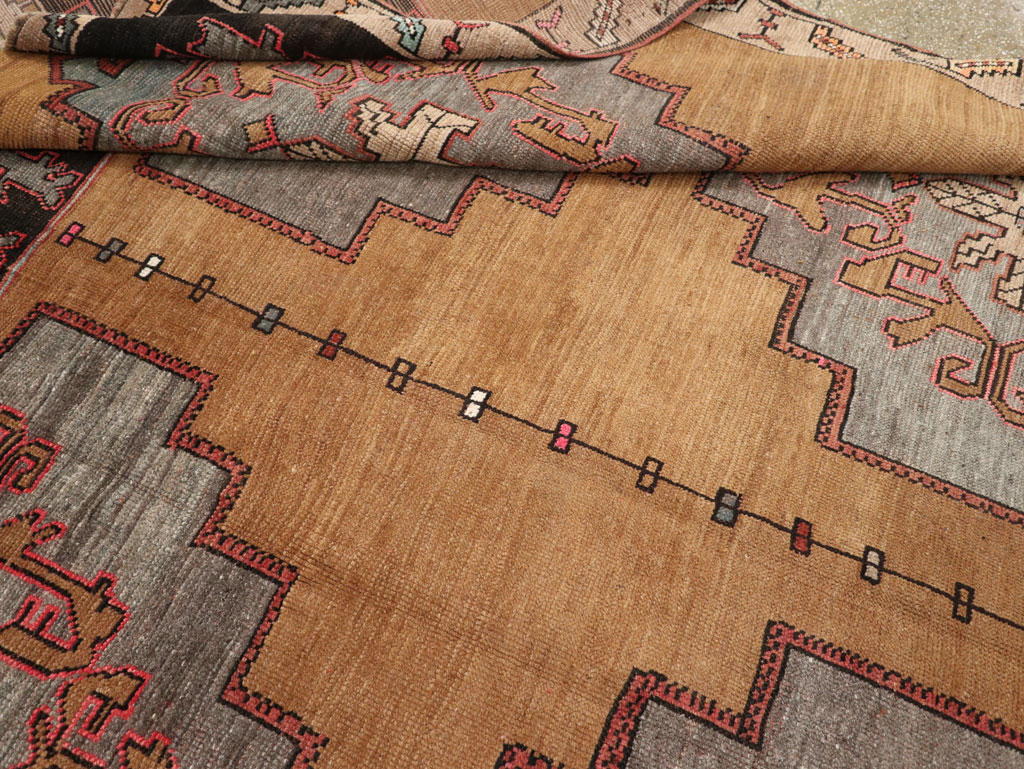 Vintage Turkish Anatolian Room Size Carpet, No.33462 - Gsblank