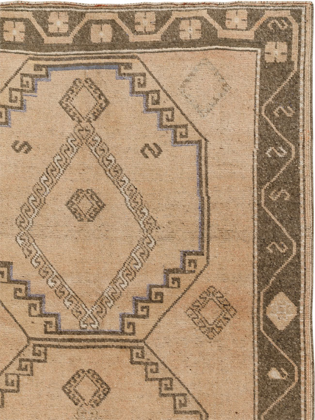 Vintage Turkish Anatolian Room Size Carpet, No.33464 - Gsblank