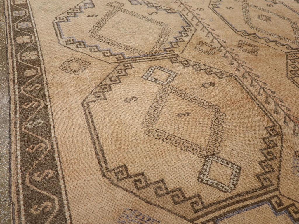 Vintage Turkish Anatolian Room Size Carpet, No.33464 - Gsblank