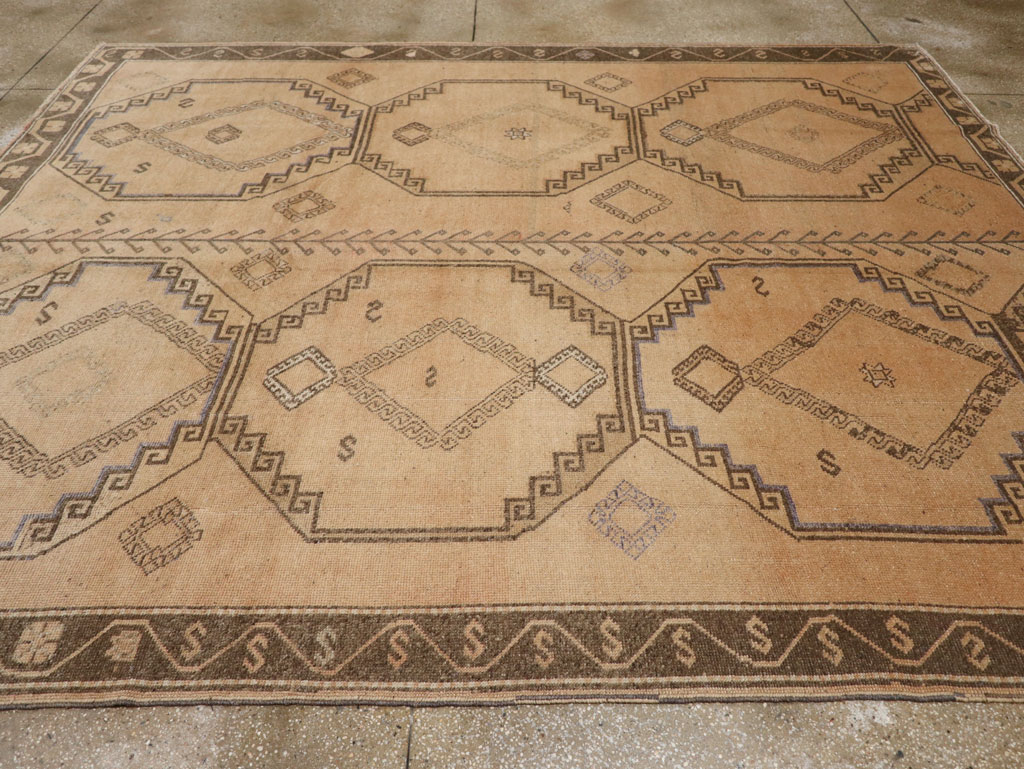 Vintage Turkish Anatolian Room Size Carpet, No.33464 - Gsblank