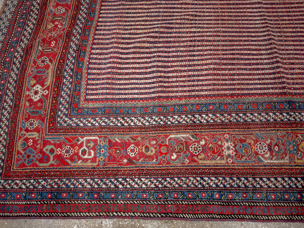 Antique Persian Qashqai Accent Carpet, No.33469 - Gsblank