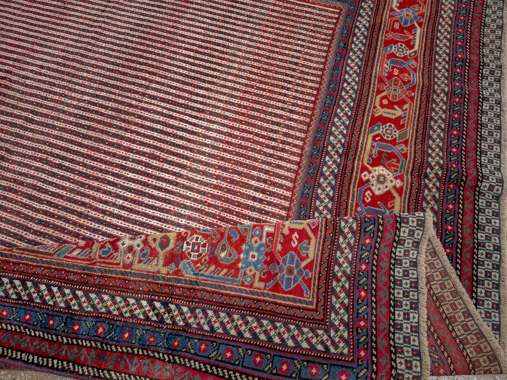Antique Persian Qashqai Accent Carpet, No.33469 - Gsblank