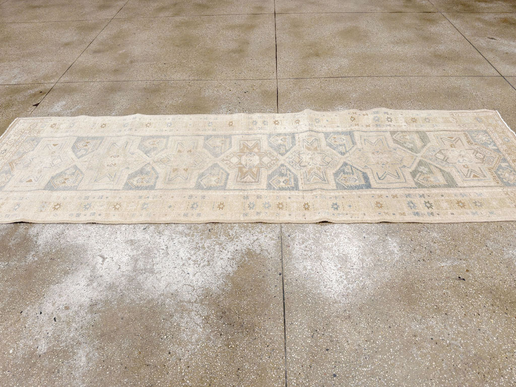 Vintage Persian Heriz Runner, No.33471 - Gsblank