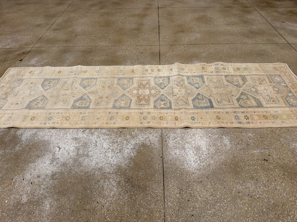 Vintage Persian Heriz Runner, No.33471 - Gsblank