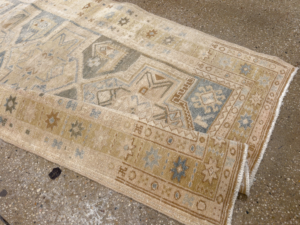 Vintage Persian Heriz Runner, No.33471 - Gsblank