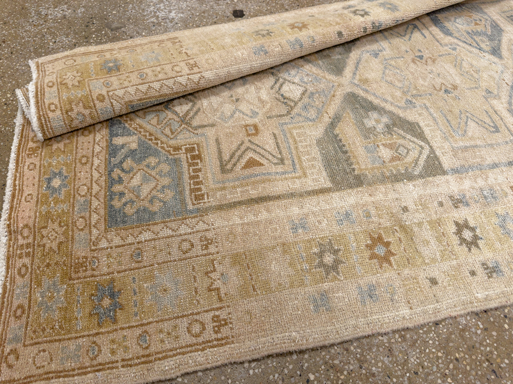 Vintage Persian Heriz Runner, No.33471 - Gsblank