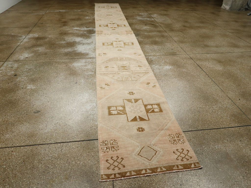 Vintage Turkish Anatolian Long Runner, No.33475 - Gsblank