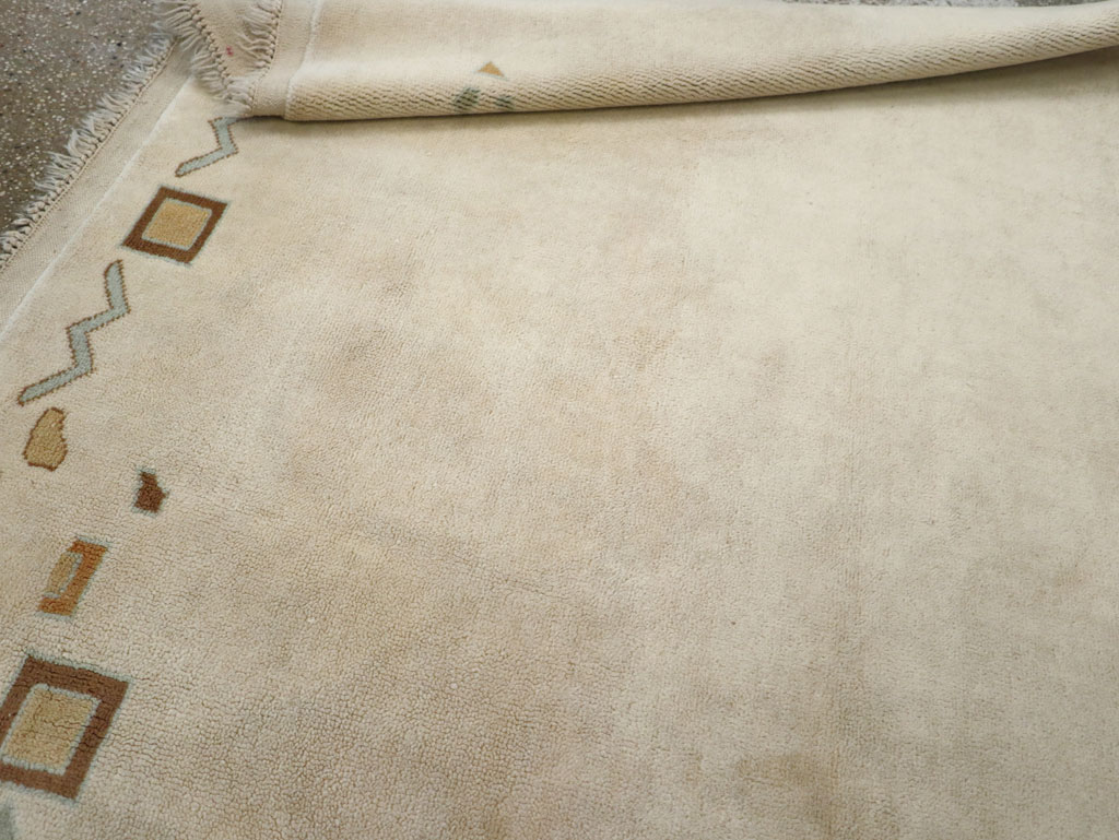 Modern Turkish Accent Rug, No.33482 - Gsblank