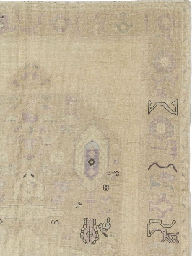 Vintage Turkish Anatolian Accent Rug, No.33483 - Gsblank