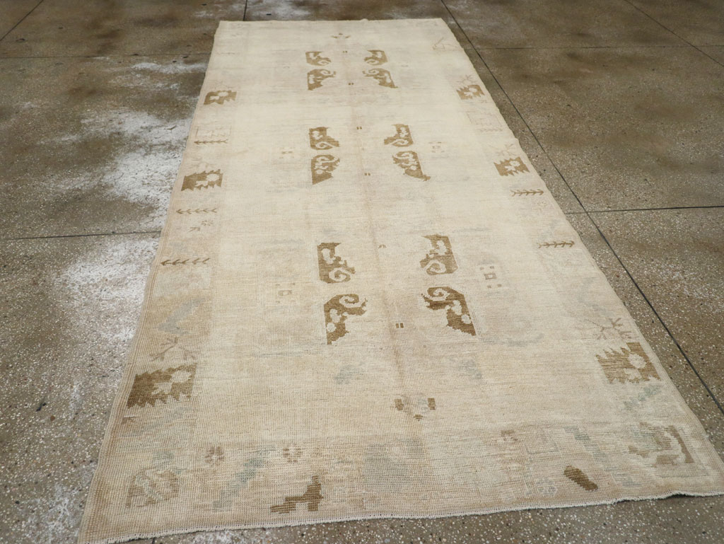 Vintage Turkish Anatolian Wide Gallery Runner, No.33484 - Gsblank