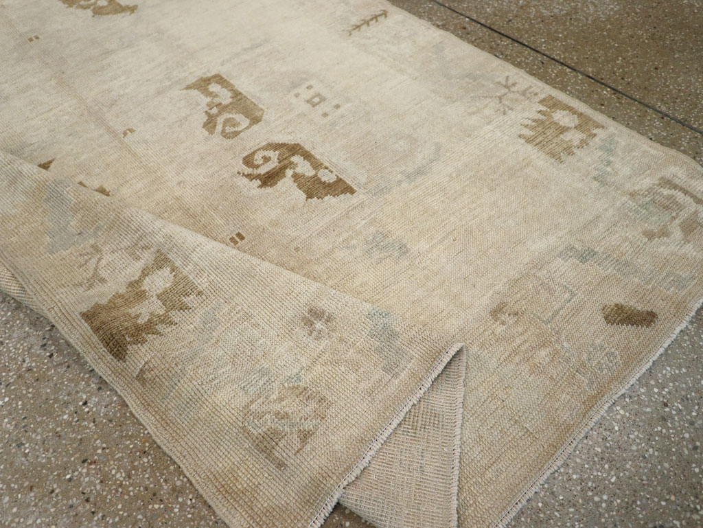 Vintage Turkish Anatolian Wide Gallery Runner, No.33484 - Gsblank