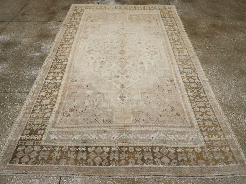 Vintage Turkish Anatolian Gallery Carpet, No.33485 - Gsblank