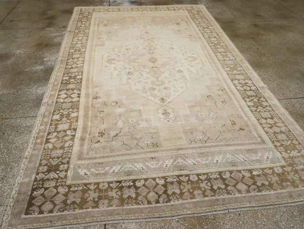 Vintage Turkish Anatolian Gallery Carpet, No.33485 - Gsblank