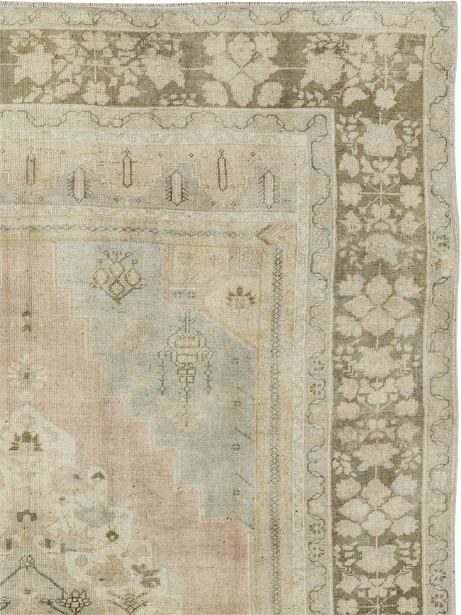 Vintage Turkish Anatolian Accent Rug, No.33487 - Gsblank