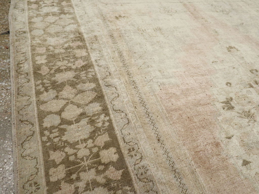 Vintage Turkish Anatolian Accent Rug, No.33487 - Gsblank