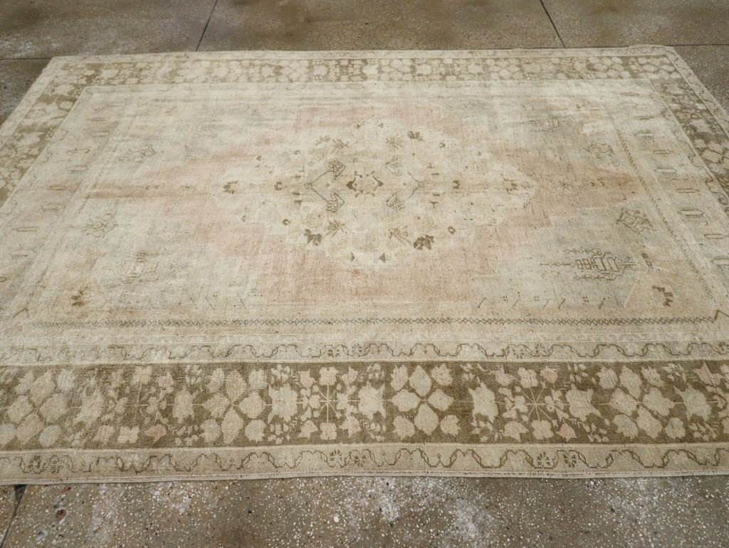 Vintage Turkish Anatolian Accent Rug, No.33487 - Gsblank