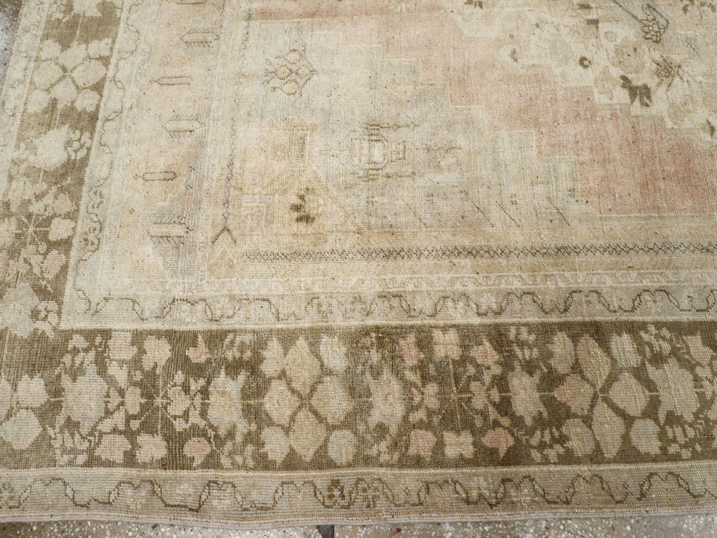 Vintage Turkish Anatolian Accent Rug, No.33487 - Gsblank