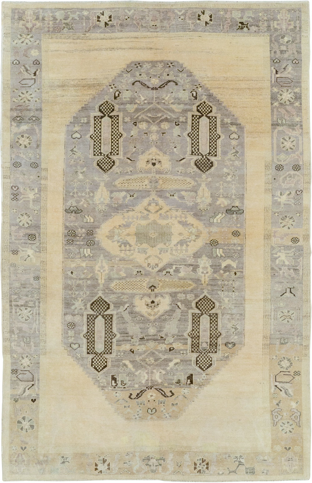 Vintage Turkish Anatolian Accent Rug, No.33488 - Gsblank