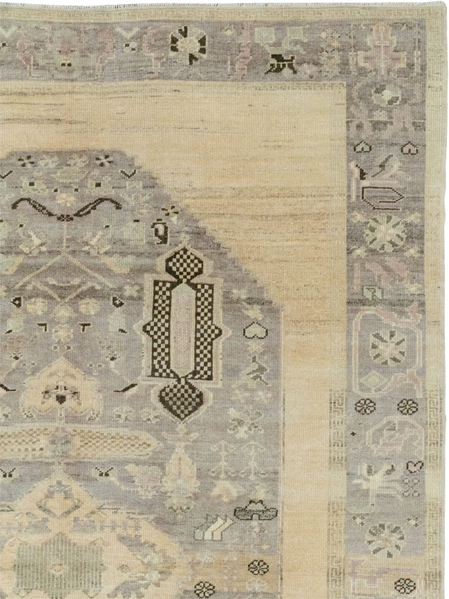 Vintage Turkish Anatolian Accent Rug, No.33488 - Gsblank