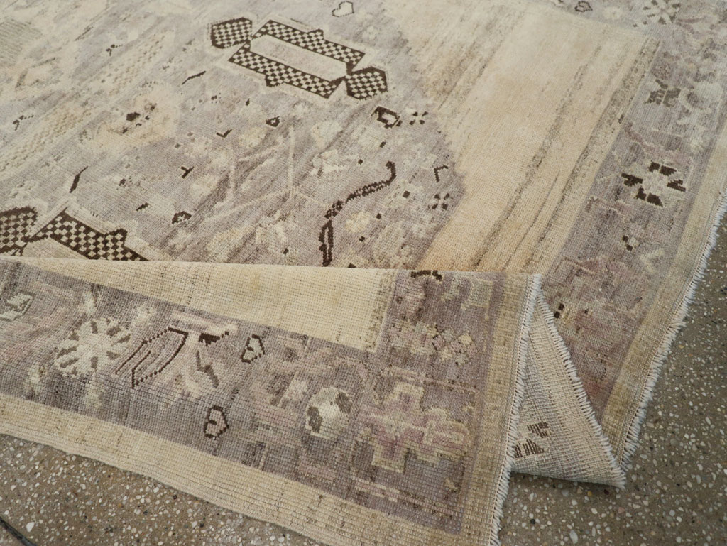 Vintage Turkish Anatolian Accent Rug, No.33488 - Gsblank