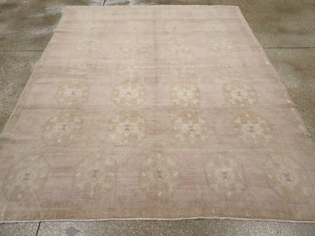 Vintage Turkish Anatolian Accent Rug, No.33489 - Gsblank
