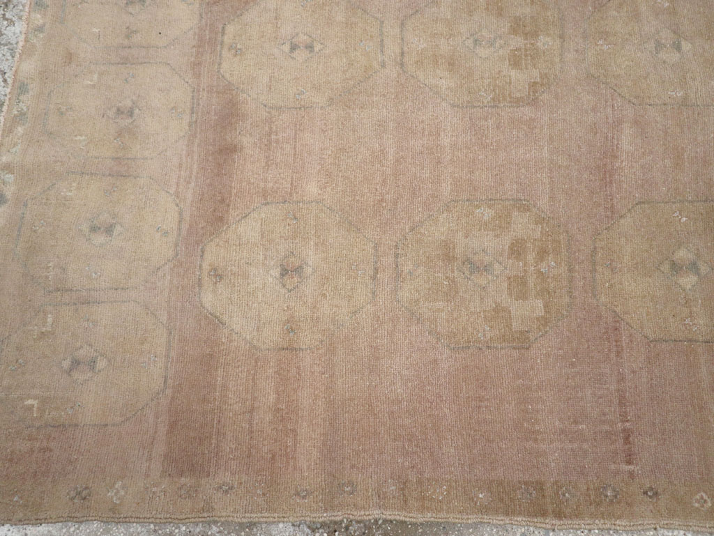 Vintage Turkish Anatolian Accent Rug, No.33489 - Gsblank