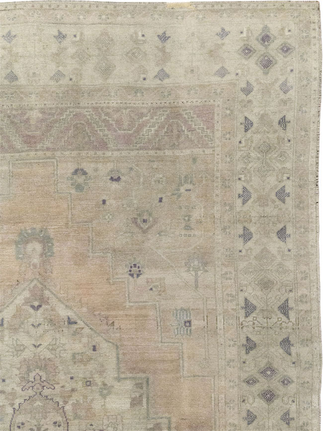 Vintage Turkish Anatolian Accent Carpet, No.33490 - Gsblank
