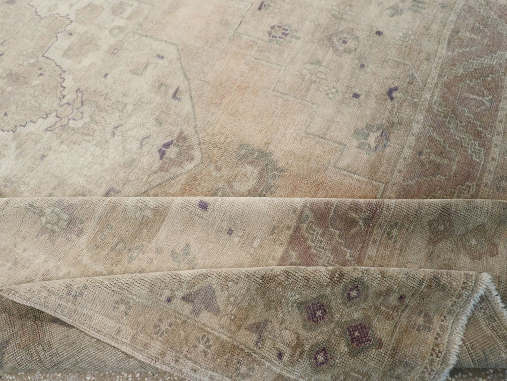 Vintage Turkish Anatolian Accent Carpet, No.33490 - Gsblank