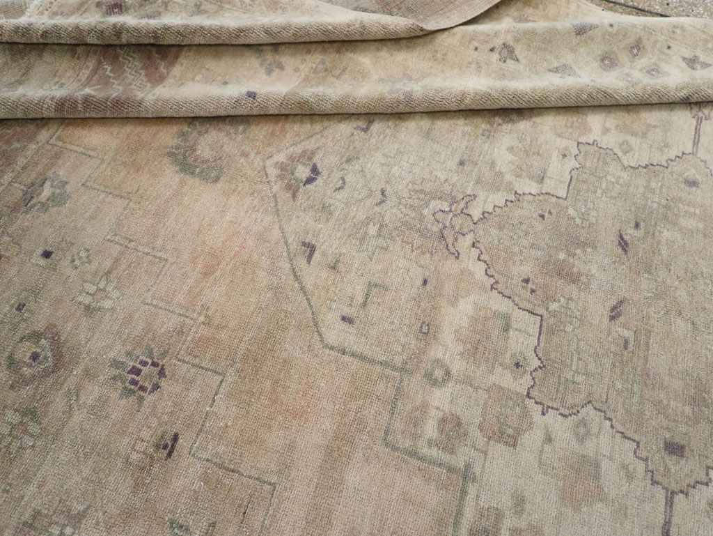 Vintage Turkish Anatolian Accent Carpet, No.33490 - Gsblank