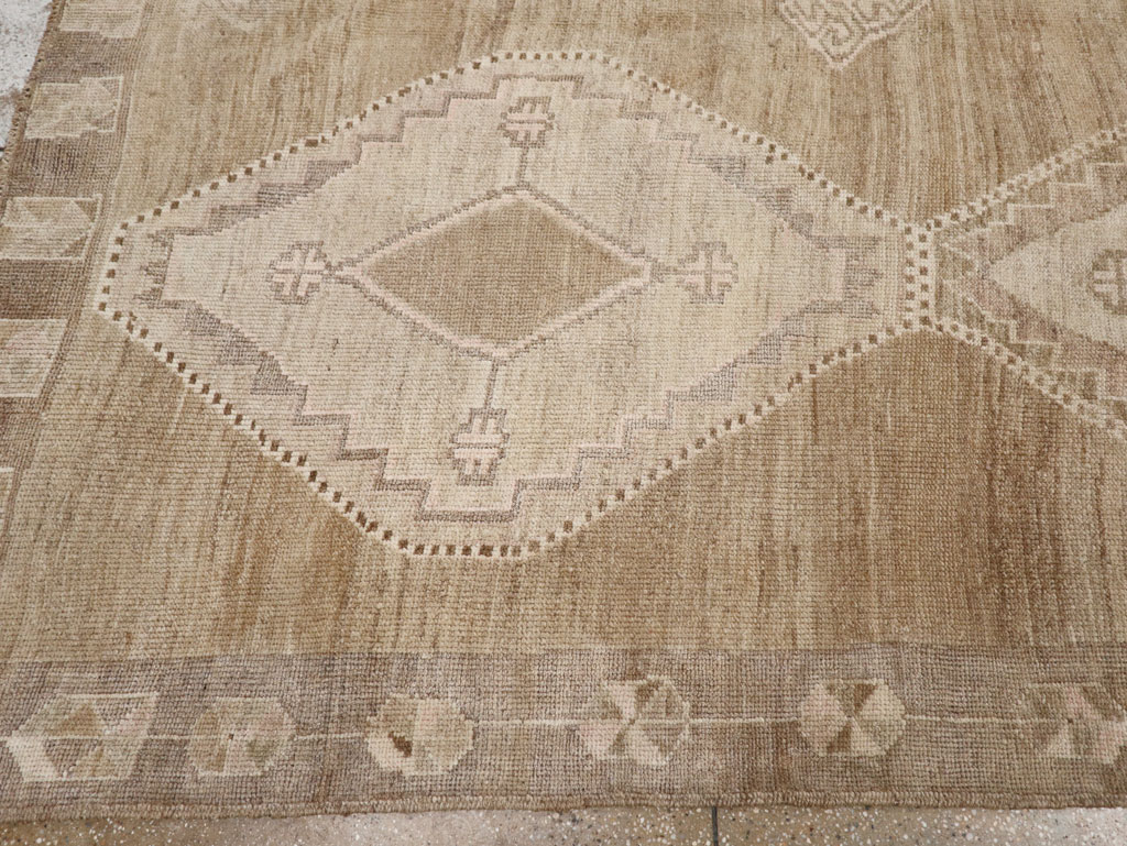 Vintage Turkish Anatolian Gallery Carpet, No.33493 - Gsblank