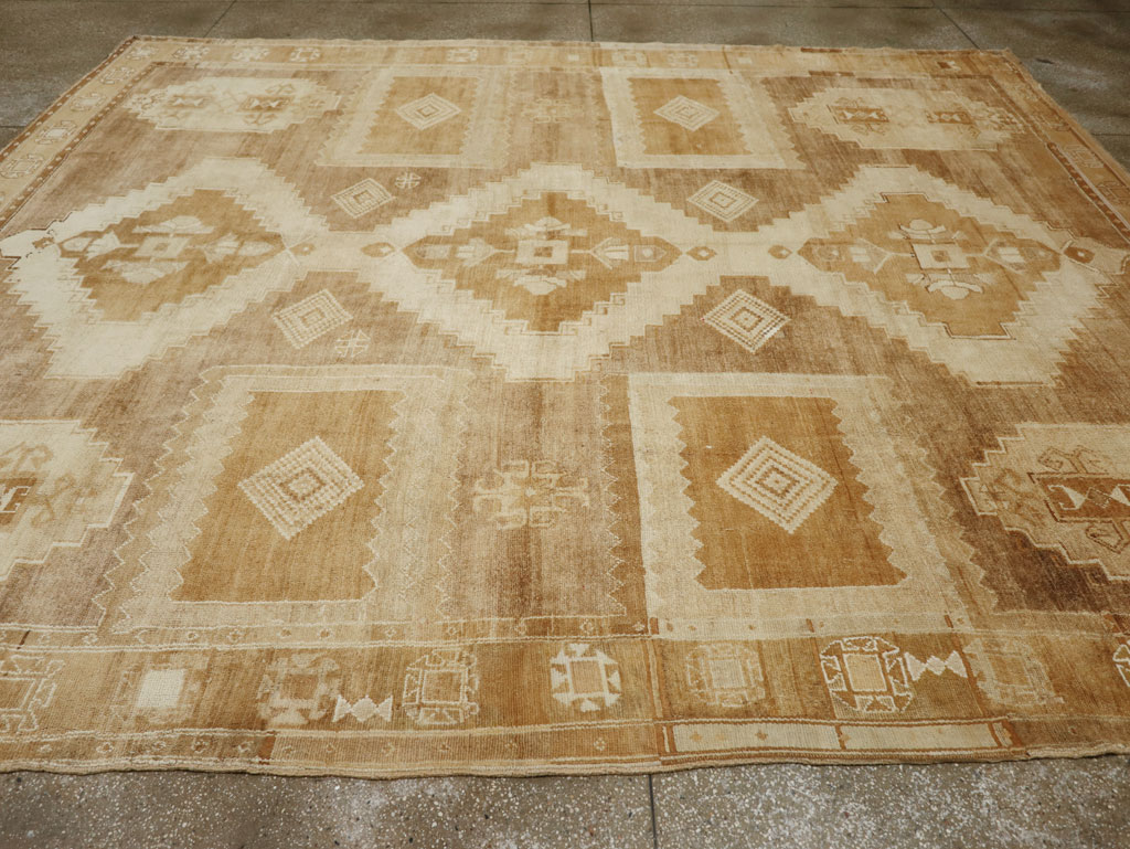 Vintage Turkish Anatolian Room Size Carpet, No.33572 - Gsblank