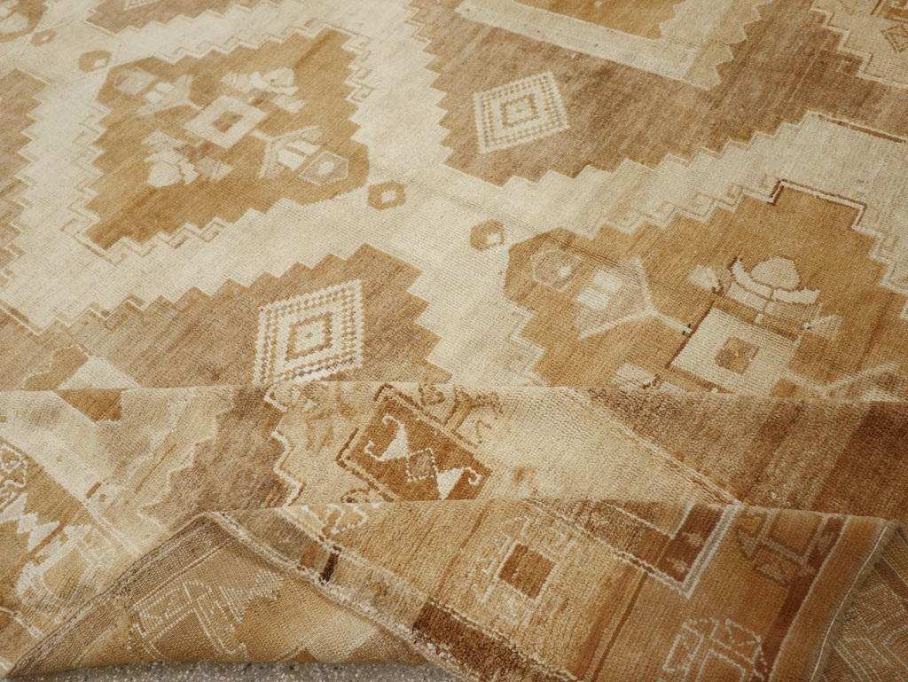 Vintage Turkish Anatolian Room Size Carpet, No.33572 - Gsblank