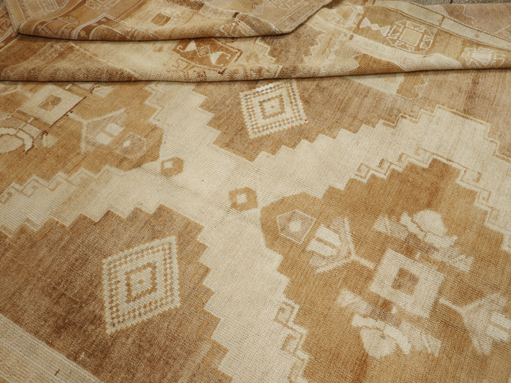 Vintage Turkish Anatolian Room Size Carpet, No.33572 - Gsblank