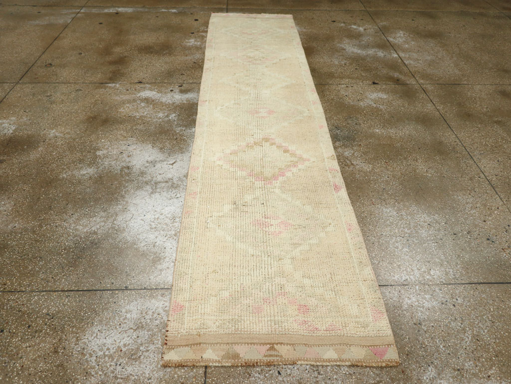 Vintage Turkish Anatolian Runner, No.33575 - Gsblank