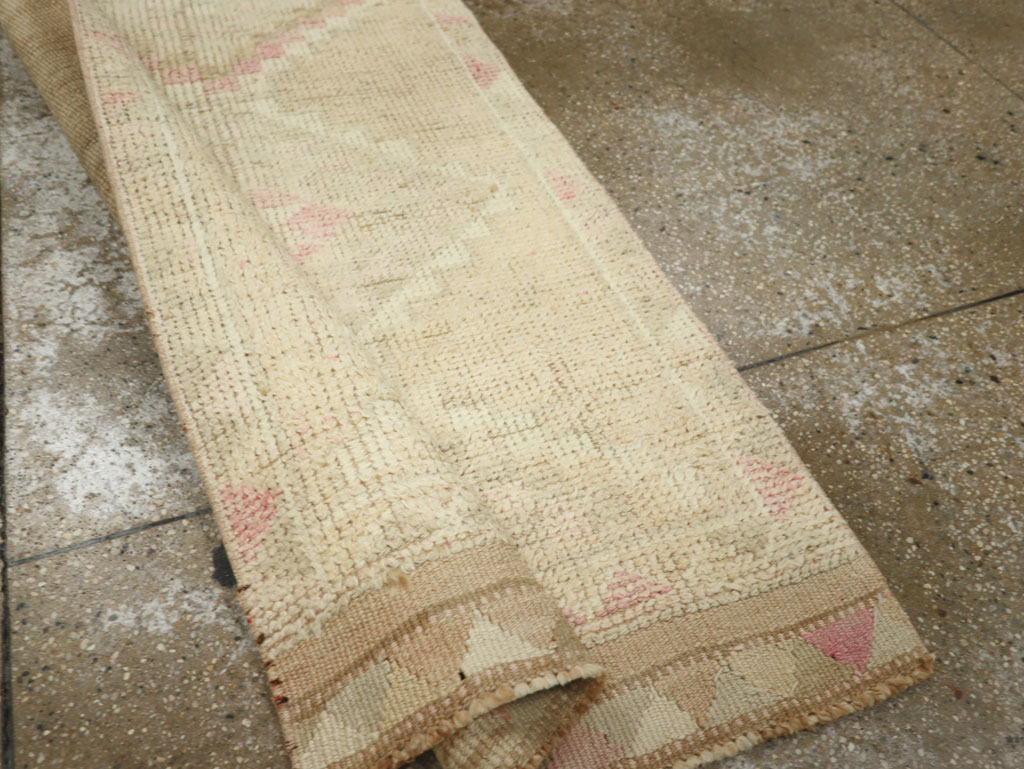 Vintage Turkish Anatolian Runner, No.33575 - Gsblank