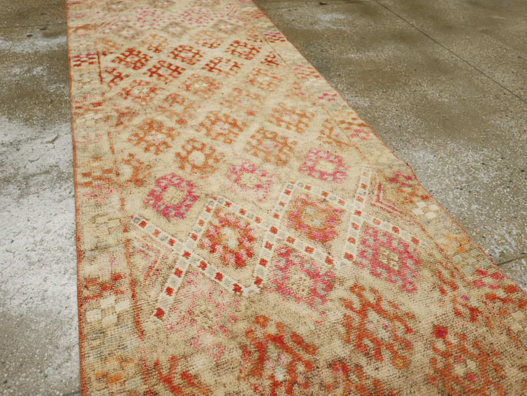 Vintage Turkish Anatolian Runner, No.33585 - Gsblank