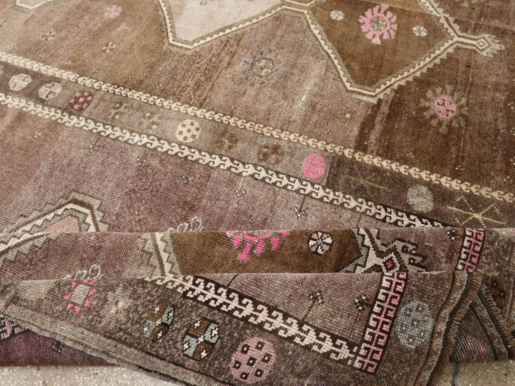 Vintage Turkish Anatolian Room Size Carpet, No.33586 - Gsblank