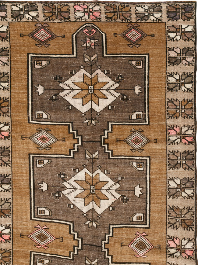 Vintage Turkish Anatolian Room Size Carpet, No.33587 - Gsblank