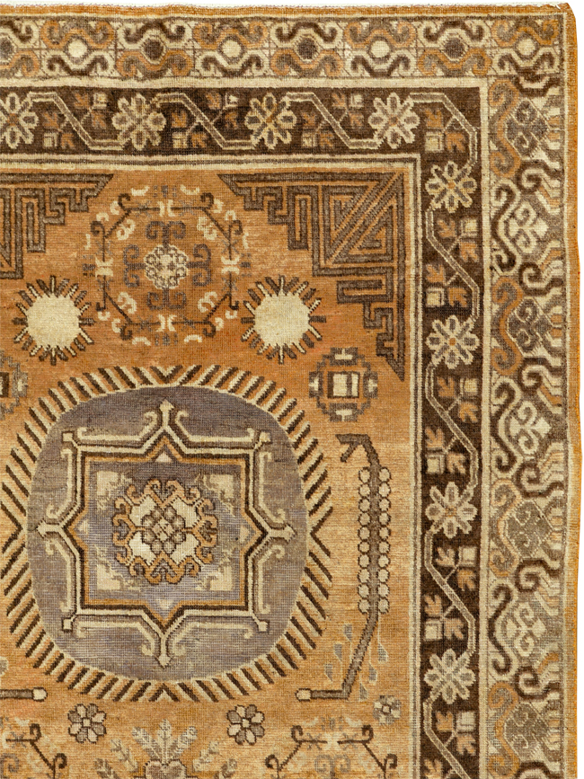 Antique East Turkestan Khotan Accent Rug, No.33589 - Gsblank