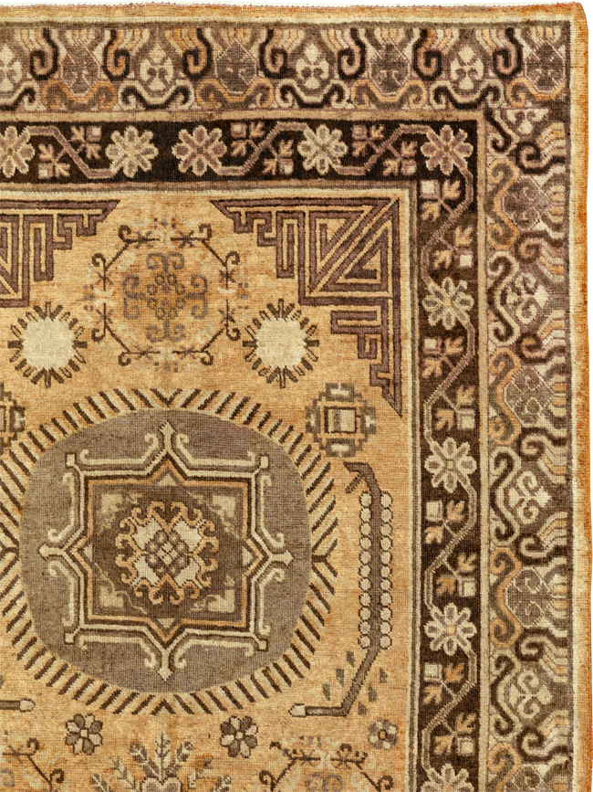 Antique East Turkestan Khotan Accent Rug, No.33589 - Gsblank