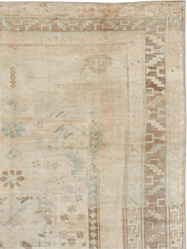 Vintage Turkish Anatolian Accent Rug, No.33614 - Gsblank