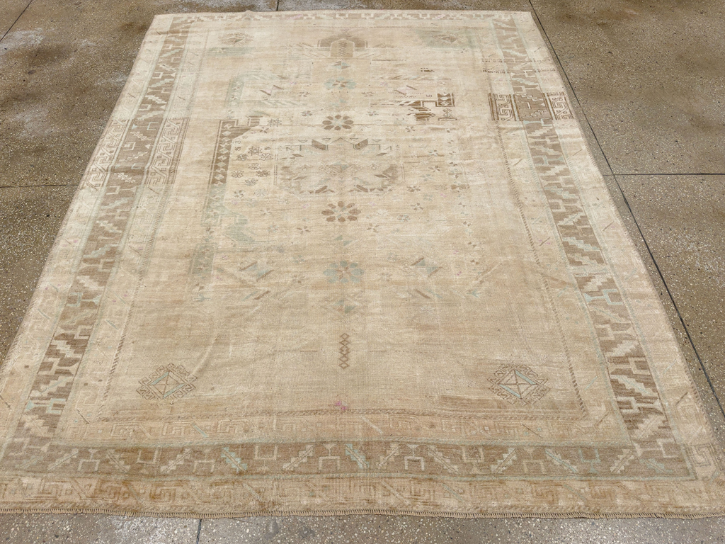 Vintage Turkish Anatolian Accent Rug, No.33614 - Gsblank