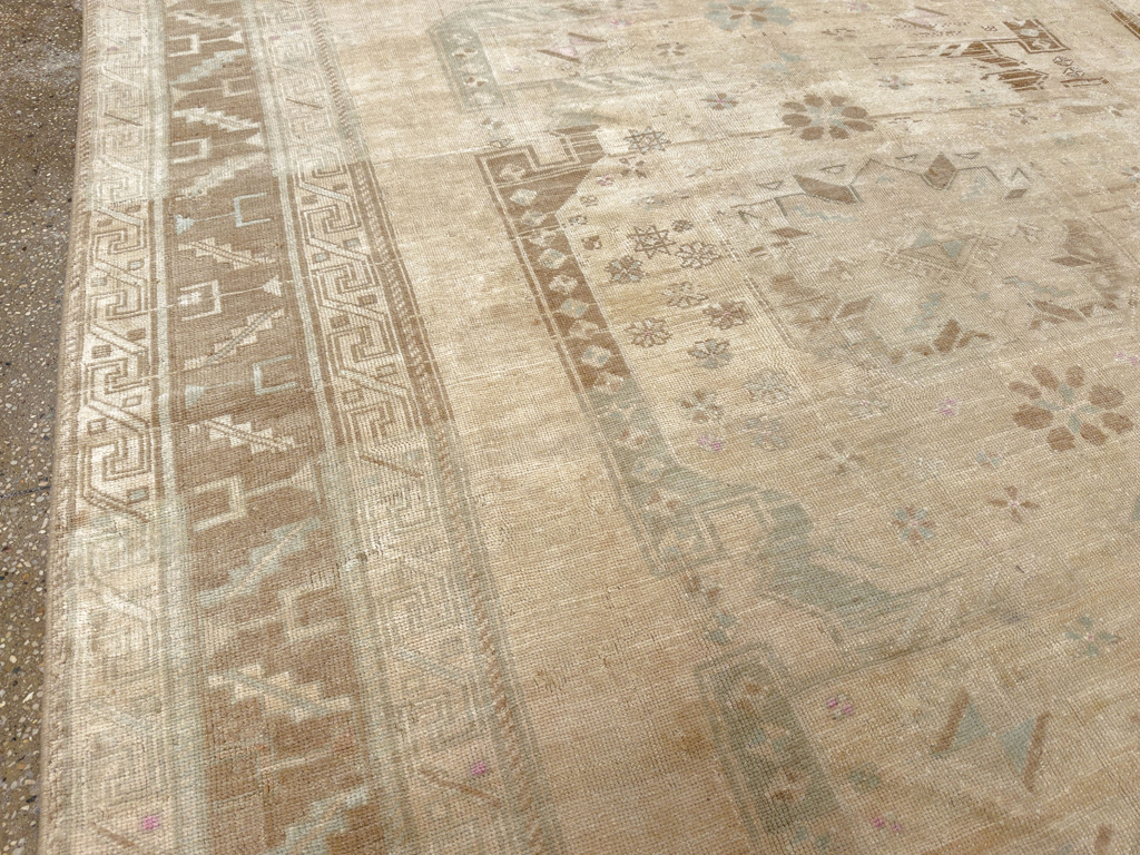 Vintage Turkish Anatolian Accent Rug, No.33614 - Gsblank