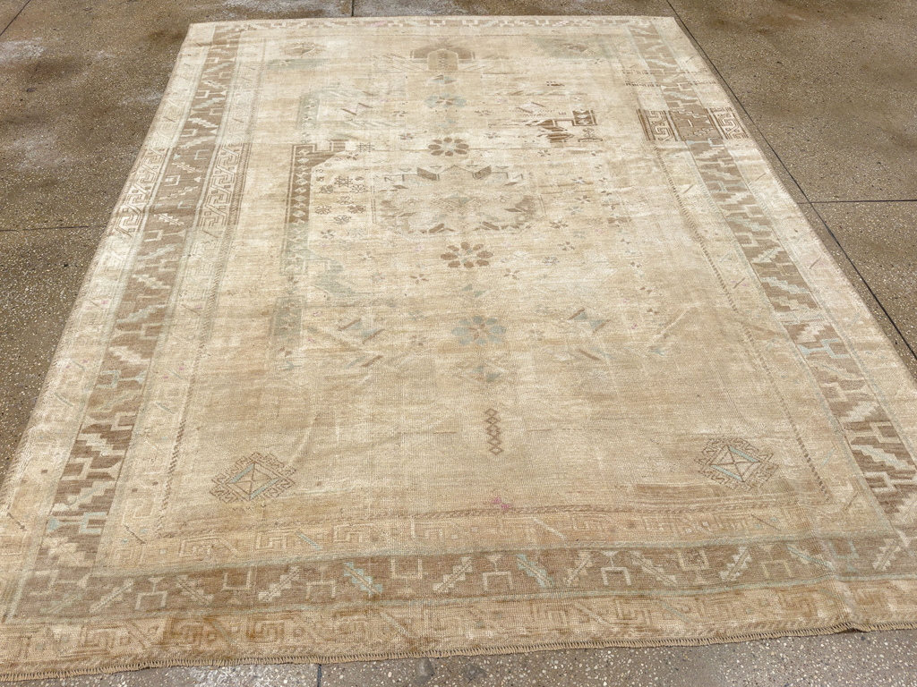 Vintage Turkish Anatolian Accent Rug, No.33614 - Gsblank