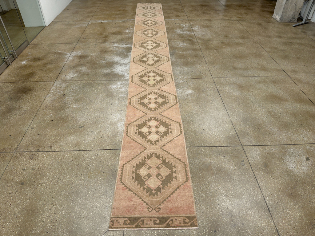 Vintage Turkish Anatolian Long Runner, No.33620 - Gsblank
